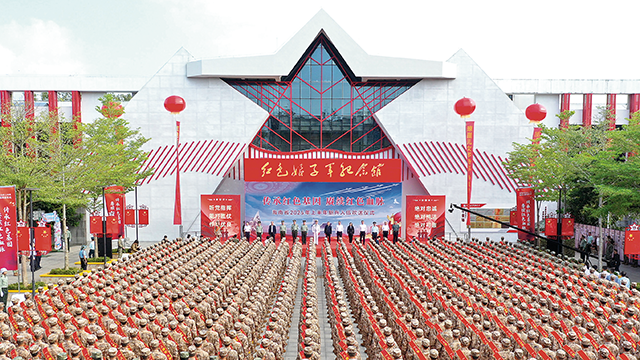 海南省举行2026年上半年入伍新兵欢送仪式
